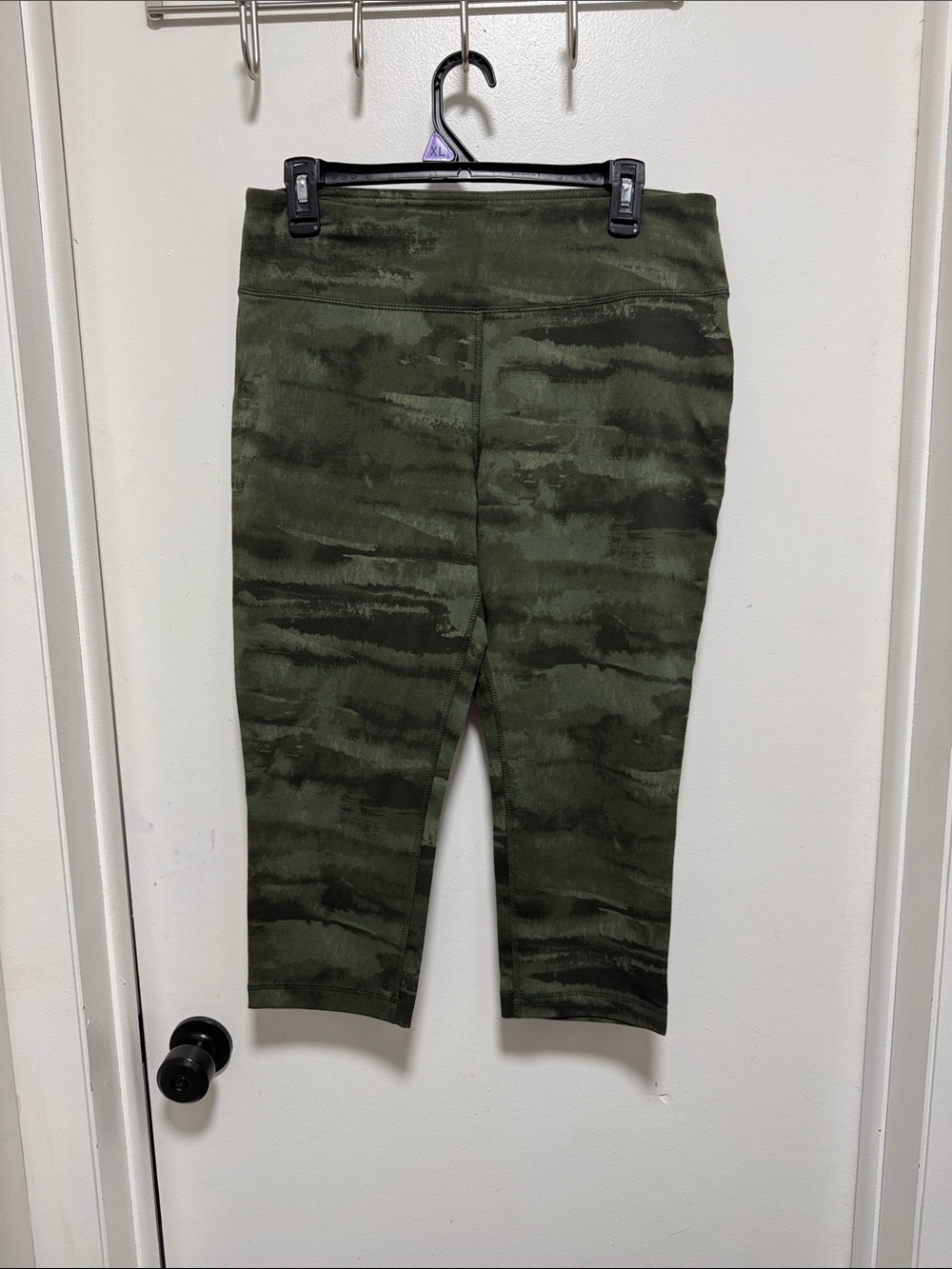 tek gear Olive Camo Capri Leggings